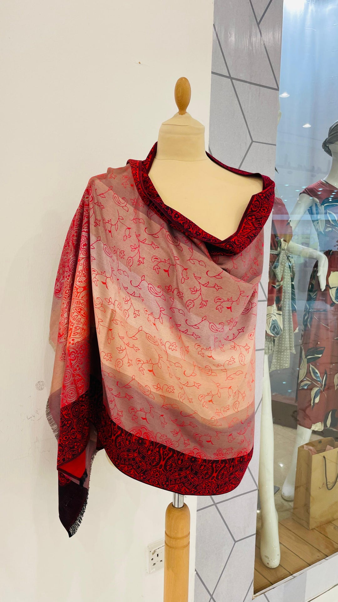 Janvi Cherry Red Shading Mixed Cashmere Scarf