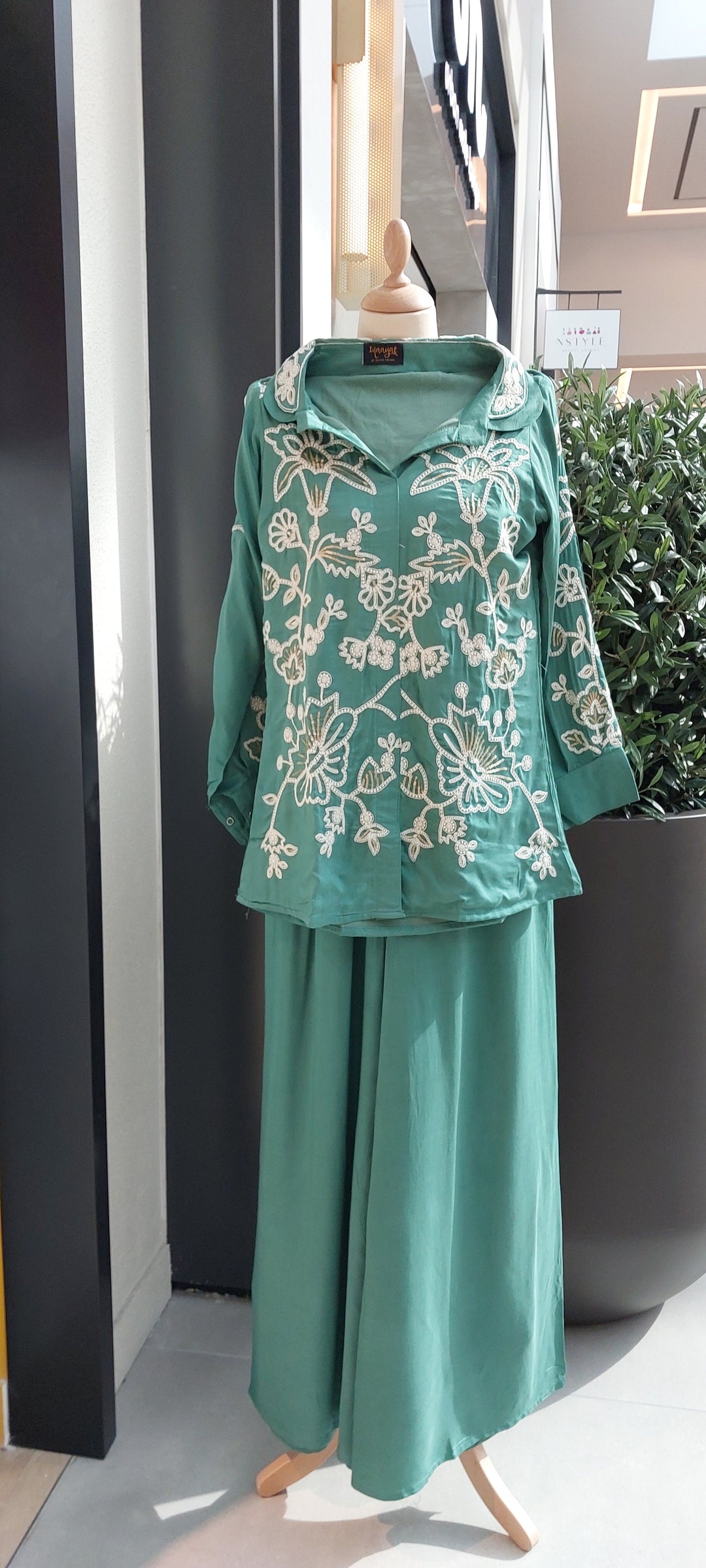 The "Navya" Mint Pure Russian silk Co-ord set  New )