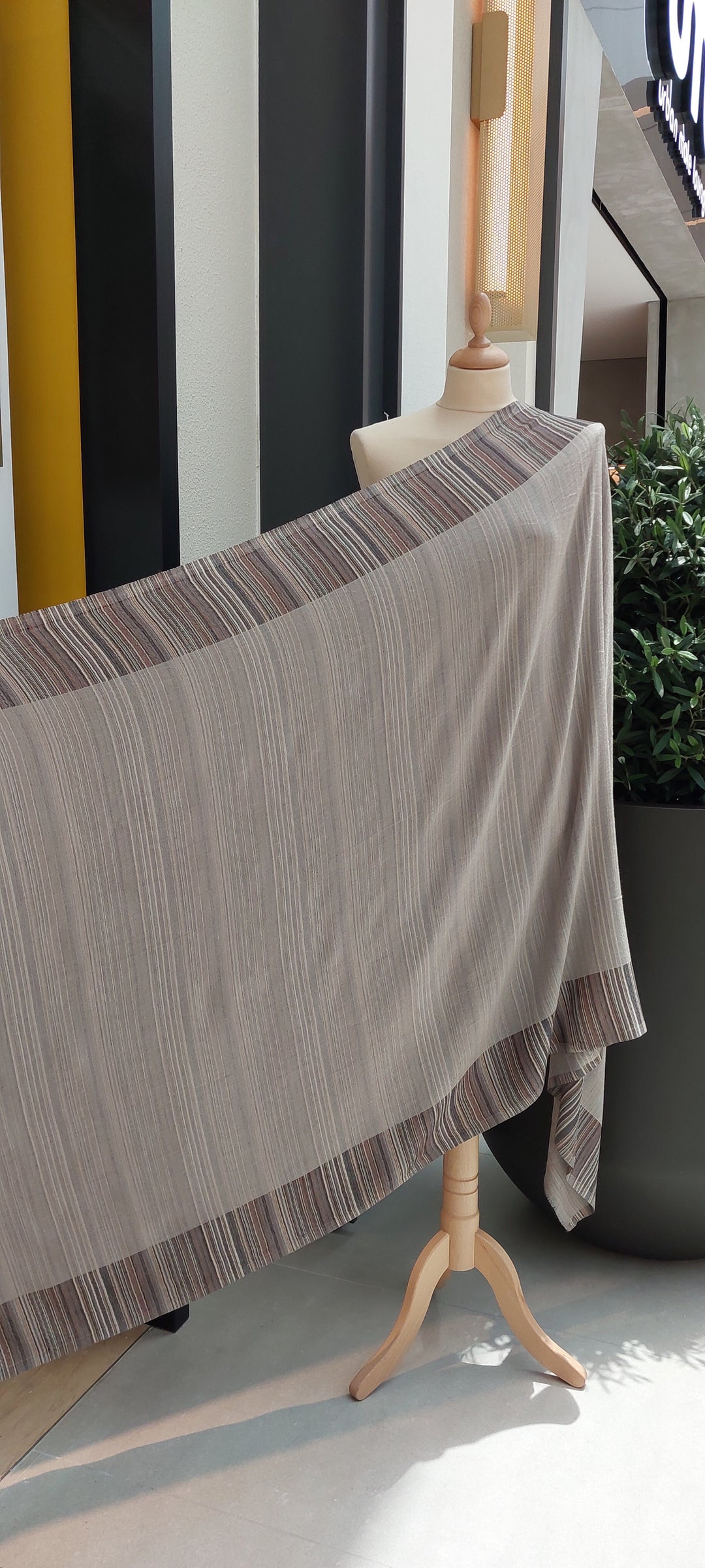 Gulmarg Grey and Multicolor Reversible Pashmina Shawl