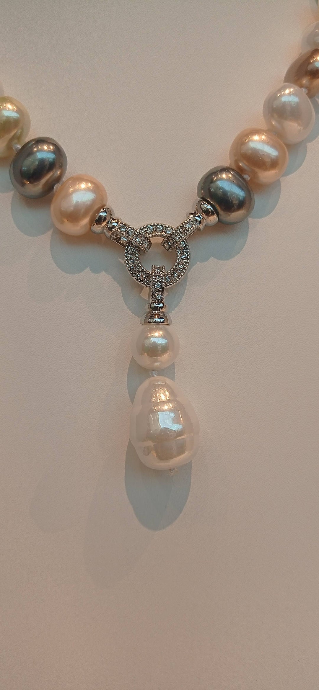 Anoushka Pearl Necklace with a Detachable Pearl Pendant