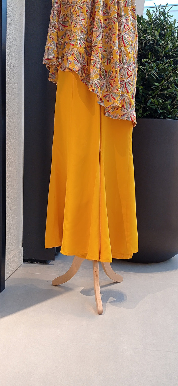 Saisha Yellow Flower Embroidery One-Shoulder Sequins Blouse and Pants Set